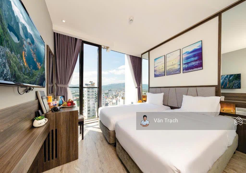 Cho thuê khách sạn mặt tiền trịnh phong vào vận hành luôn mới có 50 phòng view xéo biển phố hàn