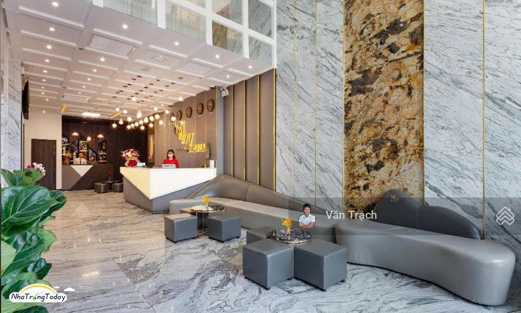 Cho thuê khách sạn mặt tiền trịnh phong vào vận hành luôn mới có 50 phòng view xéo biển phố hàn