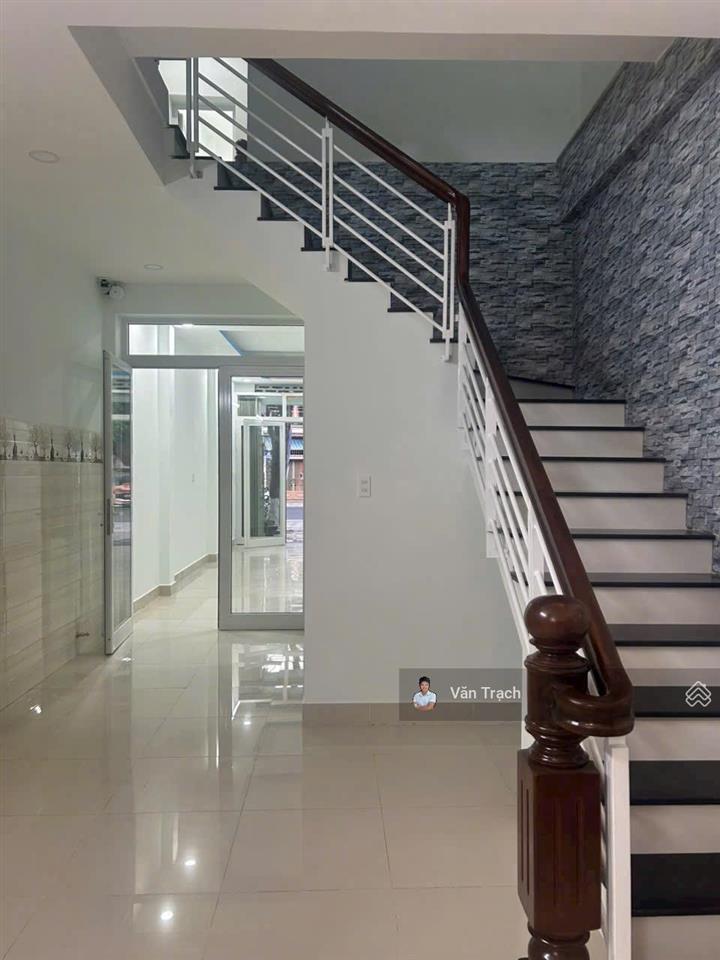 Cho thuê nhà 3 tầng mặt tiền dã tượng vĩnh nguyên nha trang cách biển 500m vào ở ngay