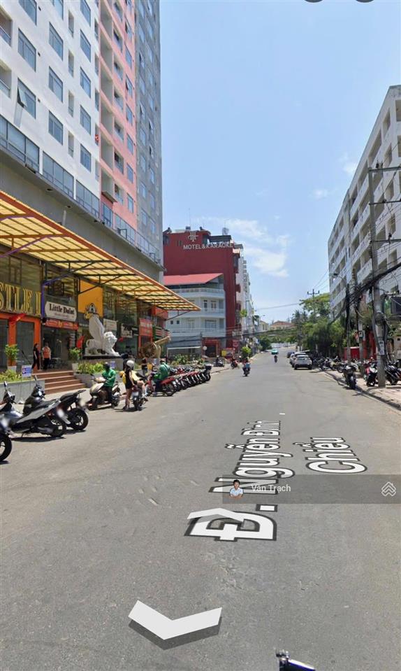 Bán căn shophouse napoleon castle 1 vĩnh phước nha trang có dòng tiền 142.4m2 ngang 7m
