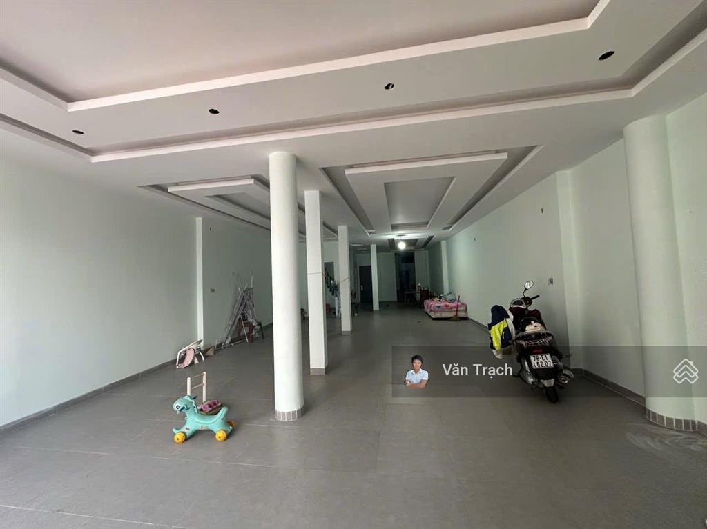 Cho thuê nhà mặt tiền đường vân đồn phước hoà nha trang phù hợp làm nhà hàng hay vp công ty