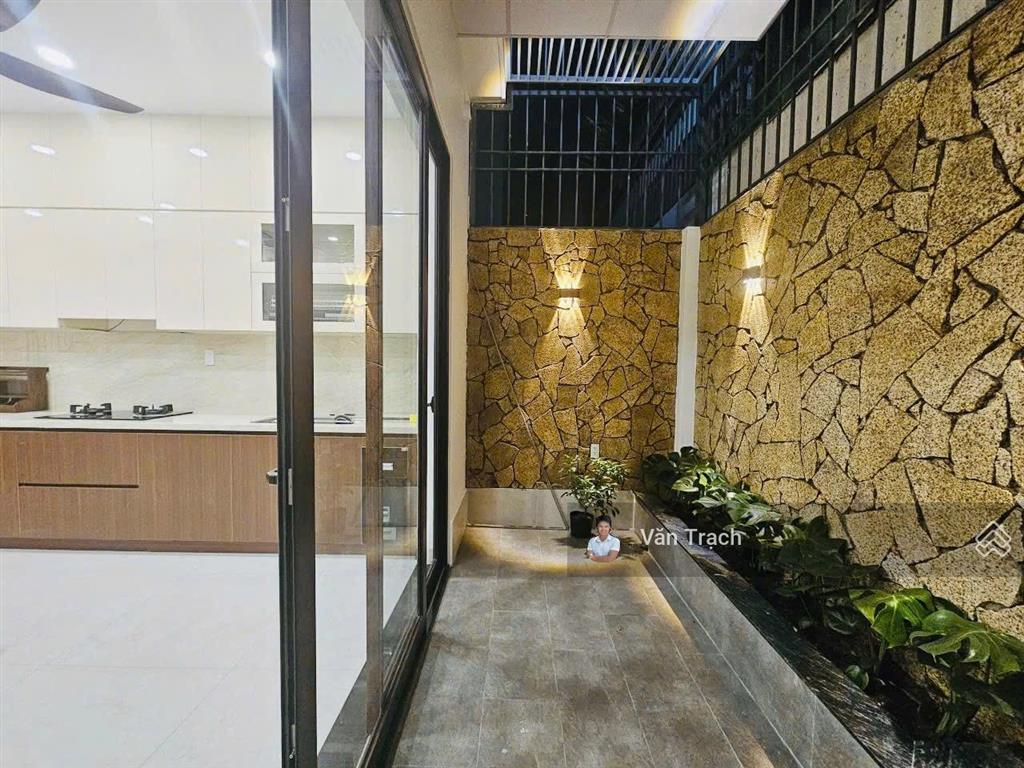 Cho thuê nhà 4 phòng ngủ kđt mỹ gia vĩnh thái nha trang gói 5 full nội thất vào ở ngay