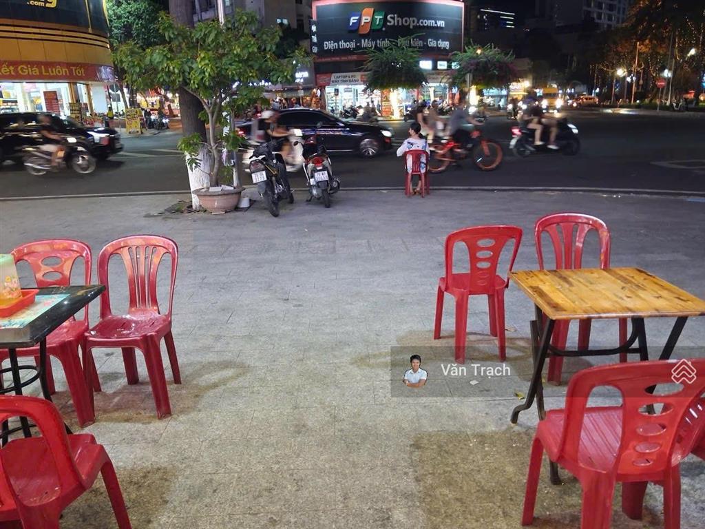 Cho thuê nhà mặt tiền lê thánh tôn nha trang, phù hợp kinh doanh ngay gần bên ngân hàng vào ở ngay