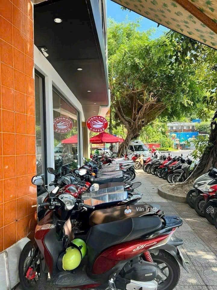 Cho thuê nhà mặt tiền phạm văn đồng gần cầu trần phú nha trang vào ở ngay, giá chỉ 15 triệu