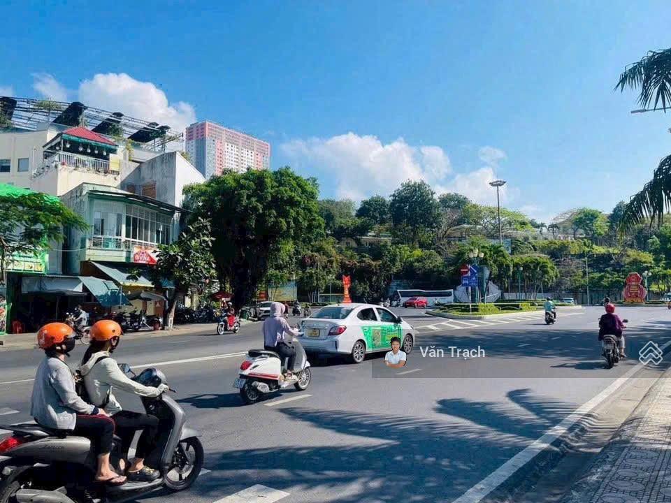 Cho thuê nhà mặt tiền phạm văn đồng gần cầu trần phú nha trang vào ở ngay, giá chỉ 15 triệu
