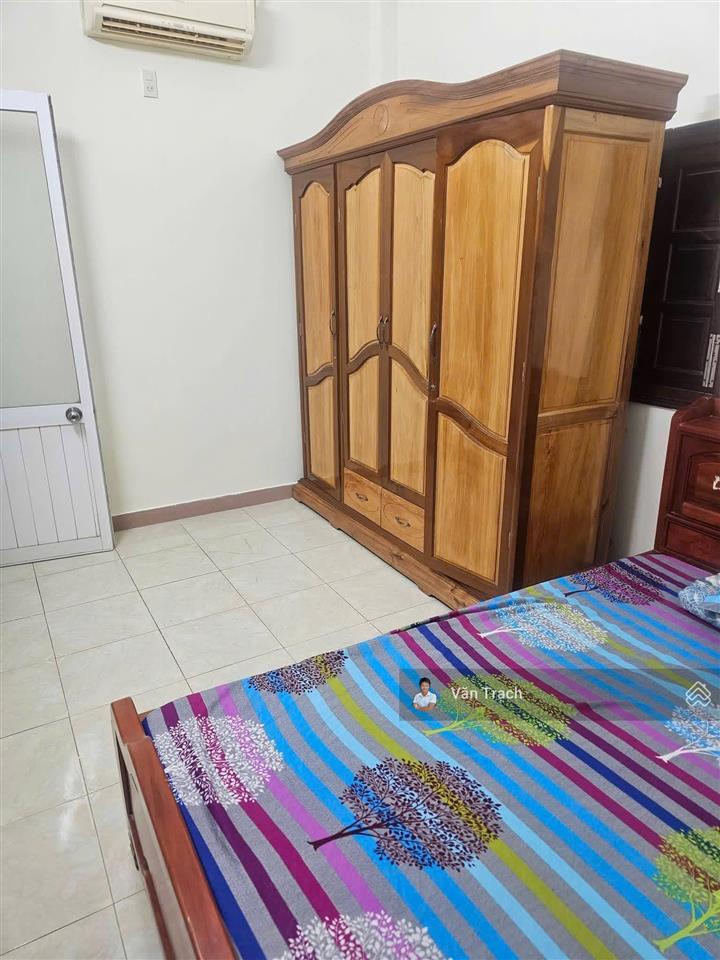 Cho thuê nhà 4 tầng lê chân nha trang có sân đỗ ô tô, full nội thất, có thang máy, 4 phòng ngủ