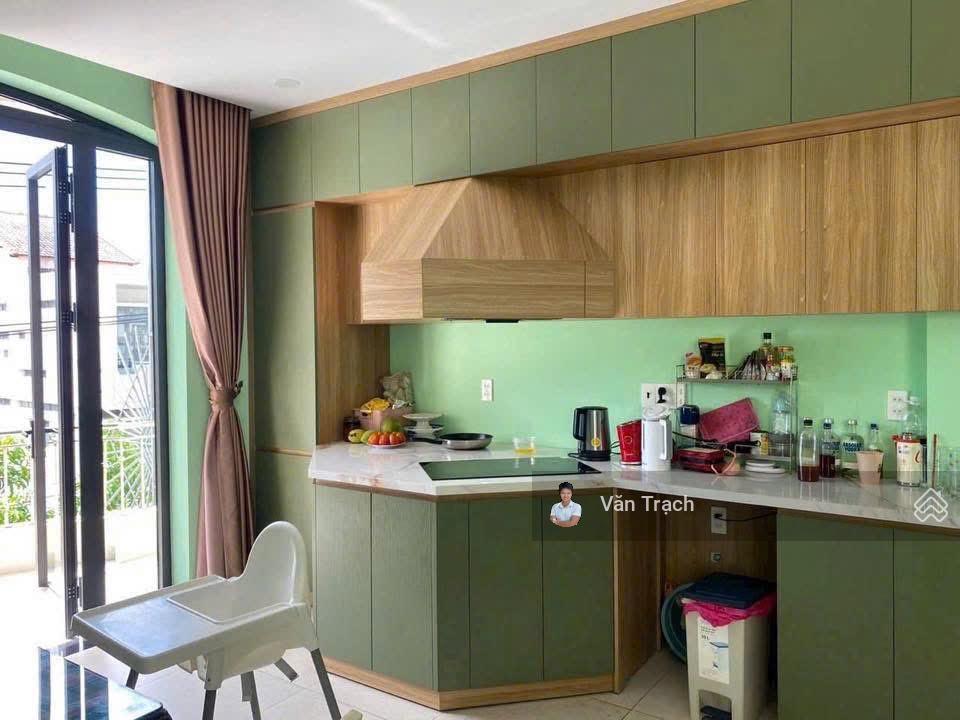 Cho thuê nhà 4 tầng lê chân nha trang có sân đỗ ô tô, full nội thất, có thang máy, 4 phòng ngủ