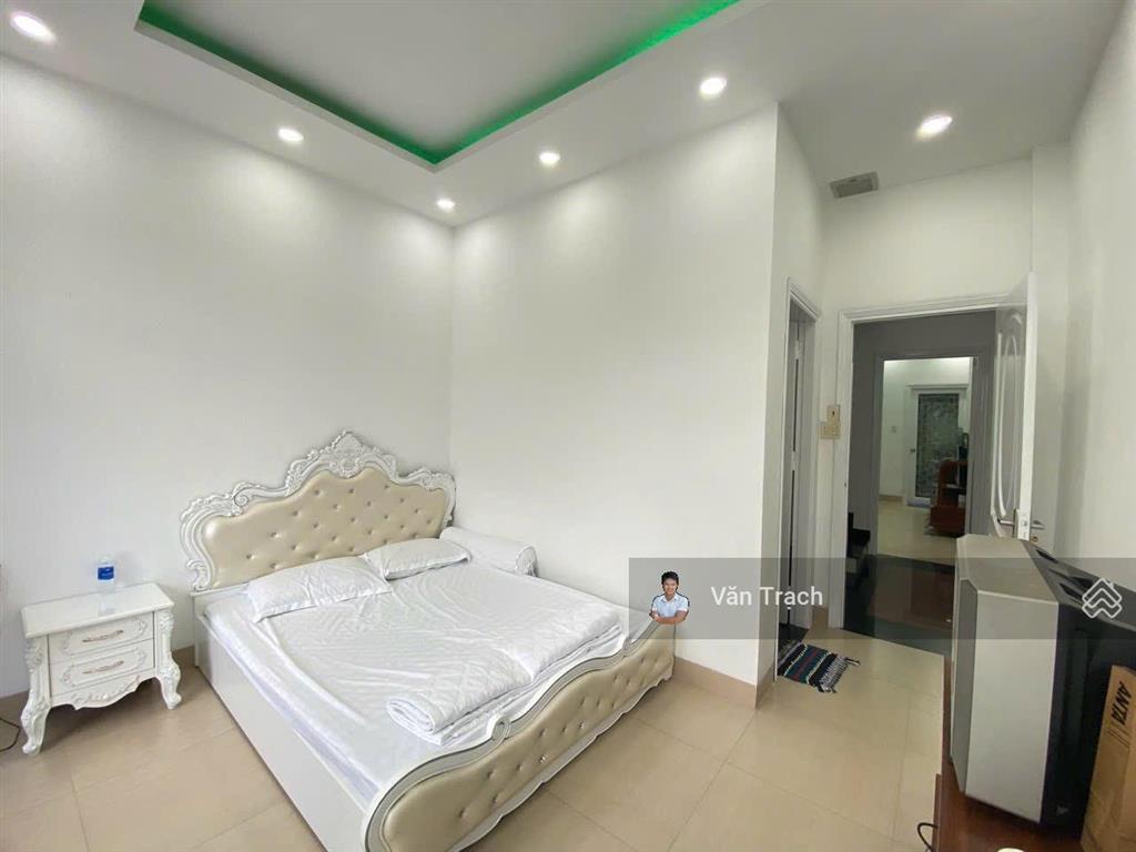 Cho thuê nhà mặt tiền nhị hà, phước hoà, nha trang, hướng đông nam có sân để ô tô 4pn vào ở ngay