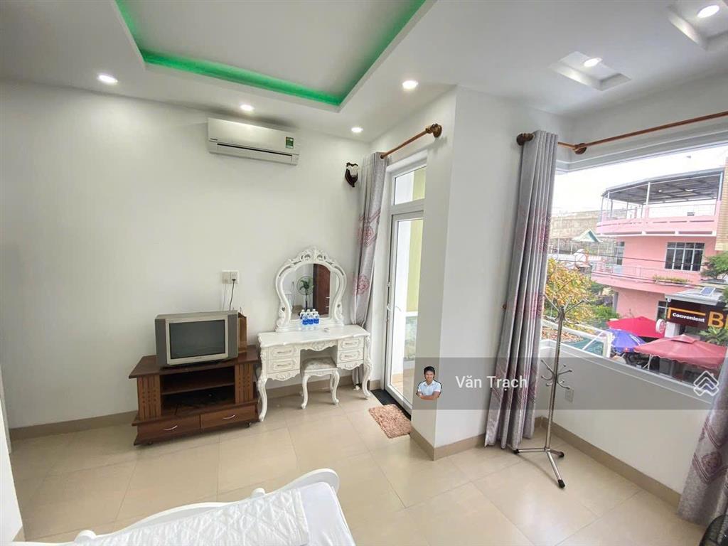 Cho thuê nhà mặt tiền nhị hà, phước hoà, nha trang, hướng đông nam có sân để ô tô 4pn vào ở ngay