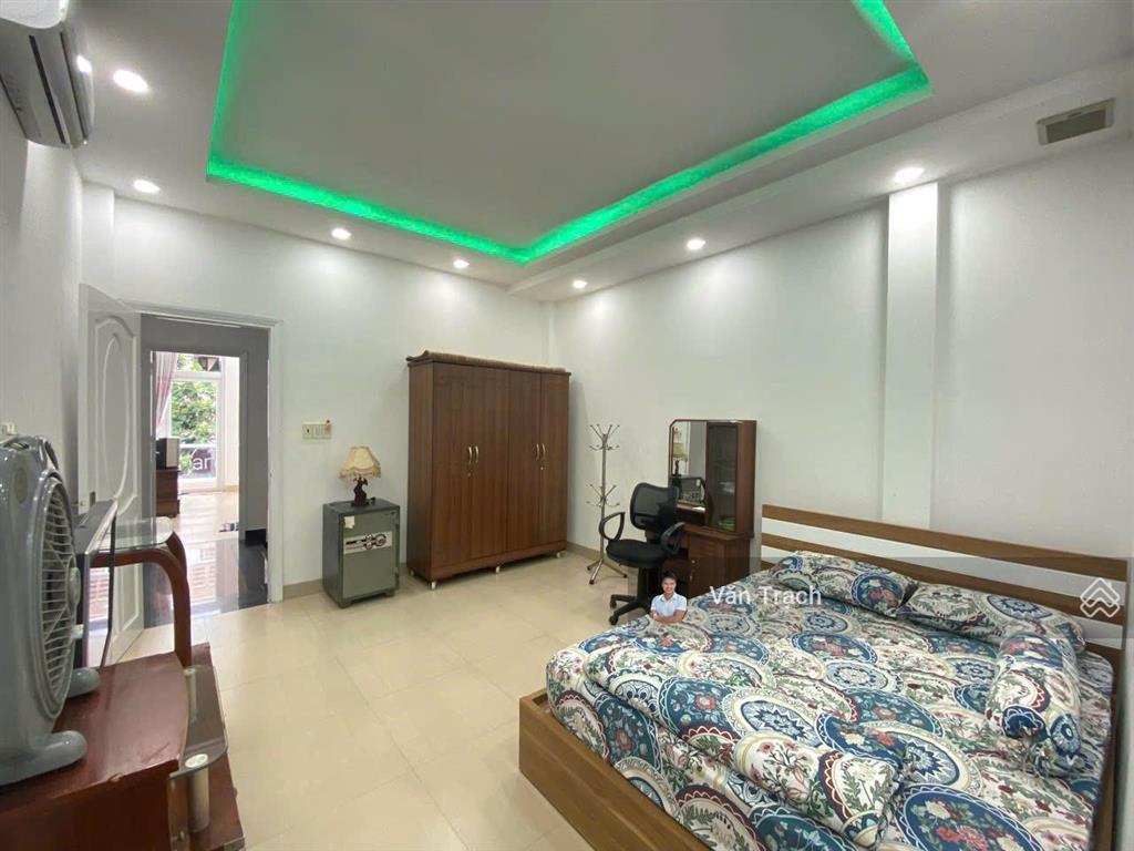Cho thuê nhà mặt tiền nhị hà, phước hoà, nha trang, hướng đông nam có sân để ô tô 4pn vào ở ngay