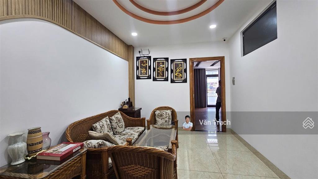 Cho thuê căn nhà 5 phòng ngủ đường số 8 kđt hà quang 2 phước hải nha trang có thang máy