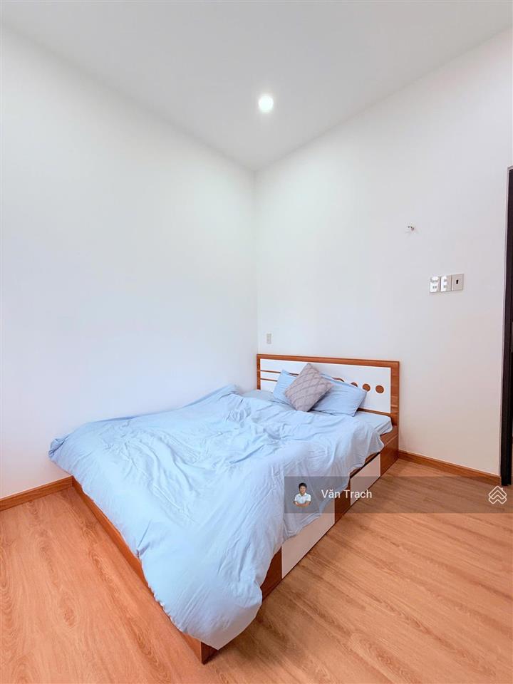 Cho thuê nhà 4 phòng ngủ hẻm lê hồng phong phước hải nha trang hướng đông chỉ 7,9 triệu