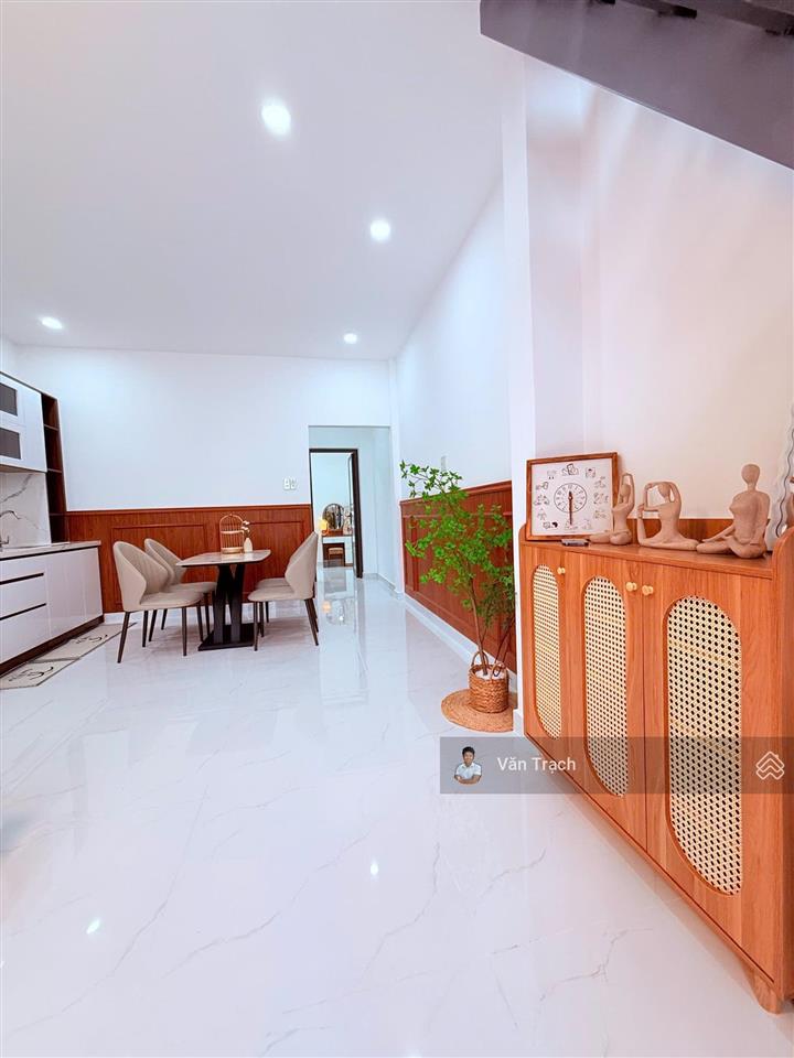Cho thuê nhà 4 phòng ngủ hẻm lê hồng phong phước hải nha trang hướng đông chỉ 7,9 triệu