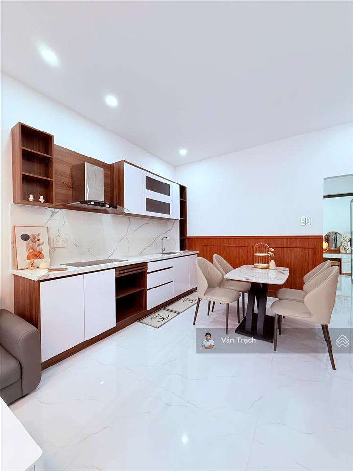 Cho thuê nhà 4 phòng ngủ hẻm lê hồng phong phước hải nha trang hướng đông chỉ 7,9 triệu
