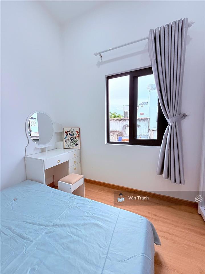 Cho thuê nhà 4 phòng ngủ hẻm lê hồng phong phước hải nha trang hướng đông chỉ 7,9 triệu