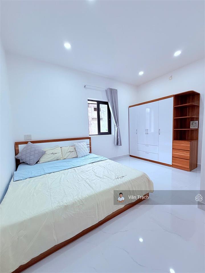 Cho thuê nhà 4 phòng ngủ hẻm lê hồng phong phước hải nha trang hướng đông chỉ 7,9 triệu