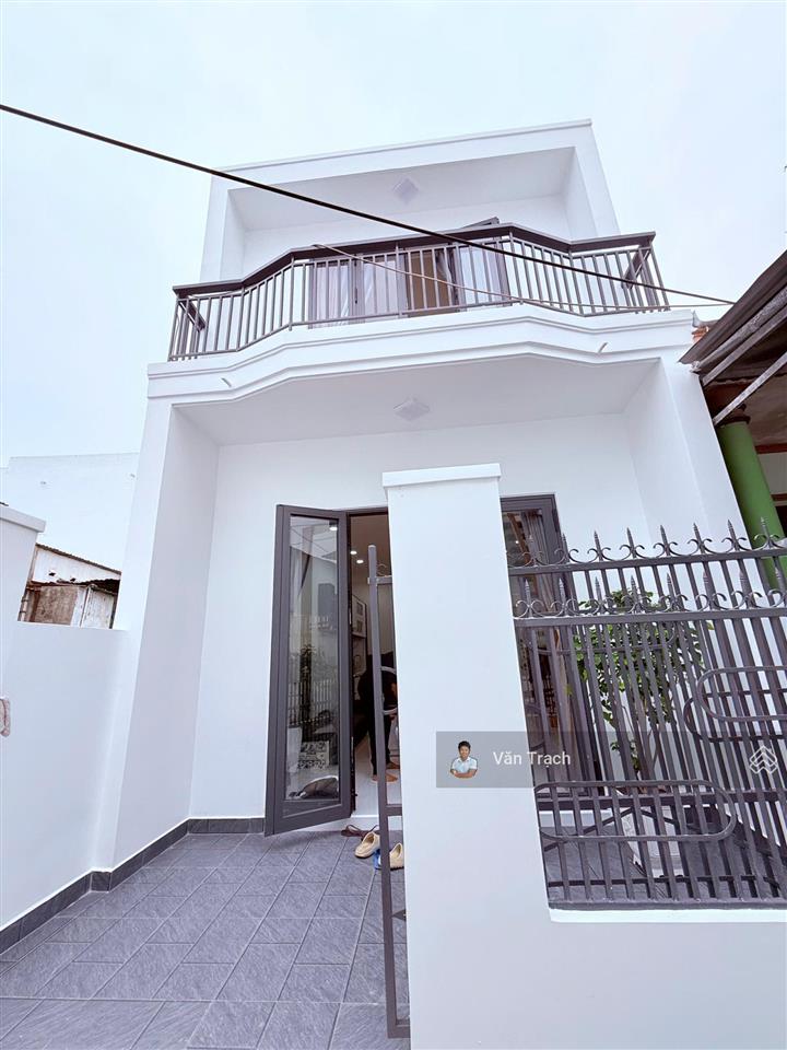 Cho thuê nhà 4 phòng ngủ hẻm lê hồng phong phước hải nha trang hướng đông chỉ 7,9 triệu