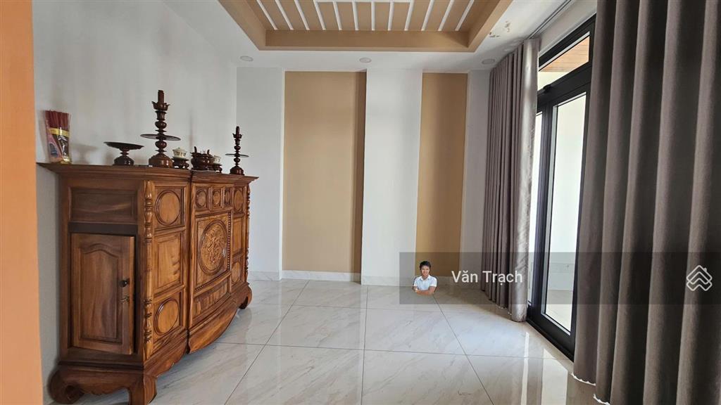 Cho thuê nhà hà quang 2 phước hải nha trang có thang máy 5 phòng ngủ vào ở ngay
