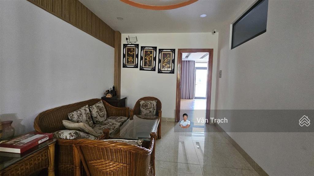 Cho thuê nhà hà quang 2 phước hải nha trang có thang máy 5 phòng ngủ vào ở ngay