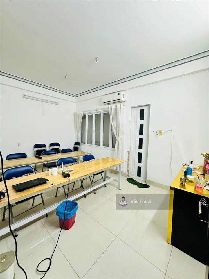 Cho thuê nhà 4 tầng mặt tiền đường trần nhật duật nha trang ngang 6m phù hợp kinh doanh vào ở ngay