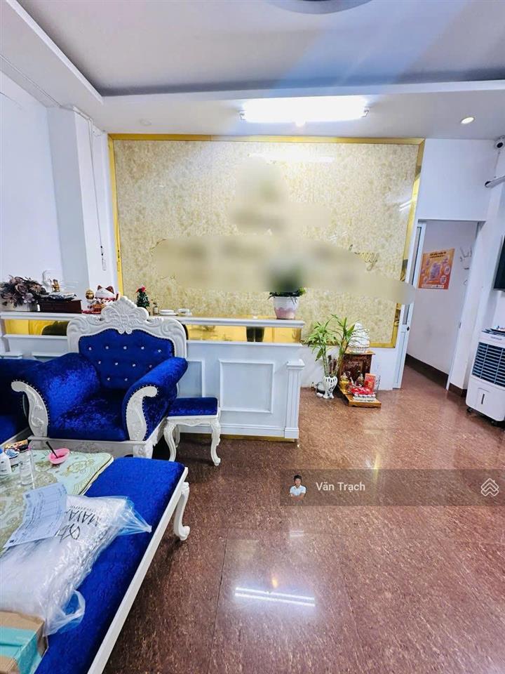 Cho thuê nhà 4 tầng mặt tiền đường trần nhật duật nha trang ngang 6m phù hợp kinh doanh vào ở ngay