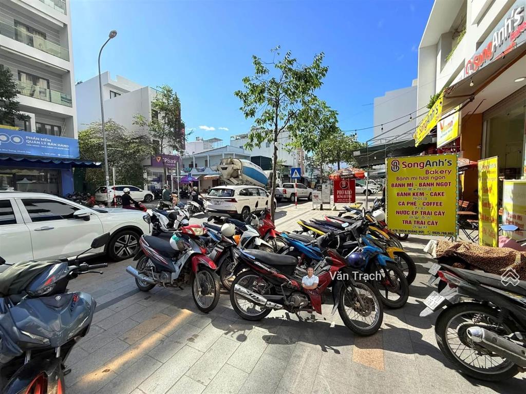 Cho thuê shophouse ct4 vcn phước hải nha trang  mặt tiền thích quảng đức ngang 8m, hướng đông bắc