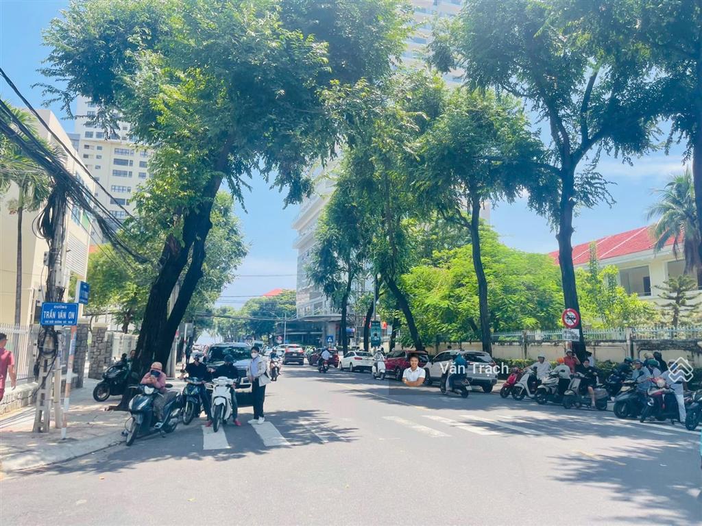 Bán nhà 2 tầng đường trần văn ơn lộc thọ nha trang sổ hồng riêng 113m ngang 4,35 giá 21,5 tỷ