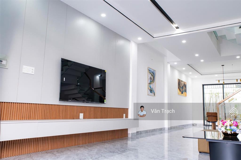 Cho thuê nhà 3 tầng kđt mỹ gia nha trang 4 ngủ full nội thất đẹp vào ở ngay đường rộng 18m