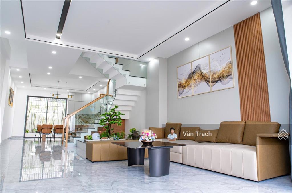 Cho thuê nhà 3 tầng kđt mỹ gia nha trang 4 ngủ full nội thất đẹp vào ở ngay đường rộng 18m