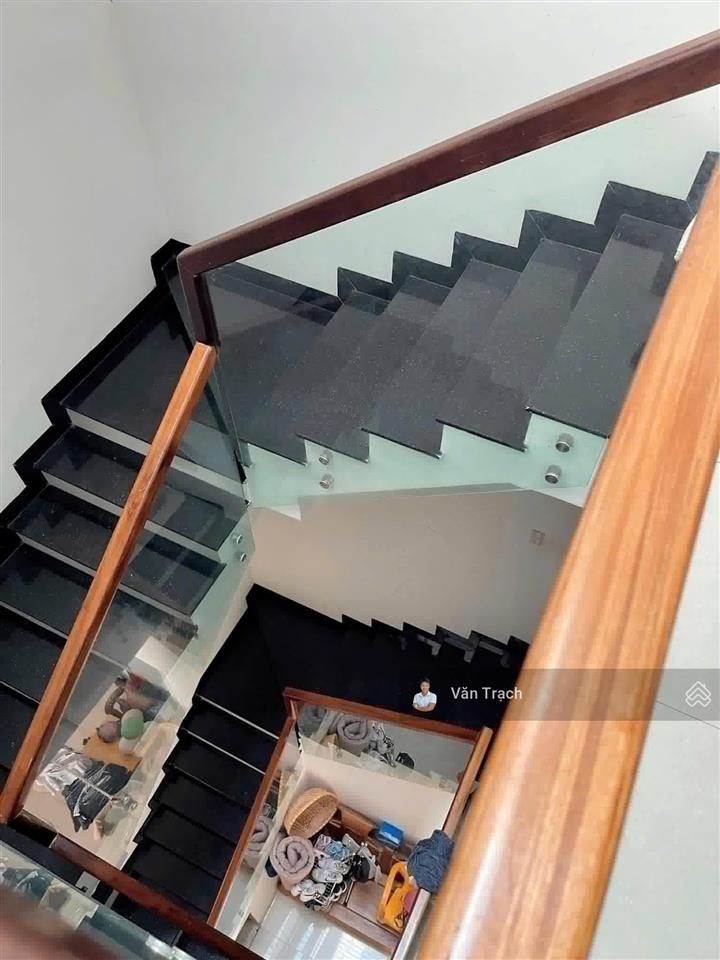 Cho thuê nhà mặt tiền thích quảng đức giao nhau đường số 22 vcn phước long 1 nha trang