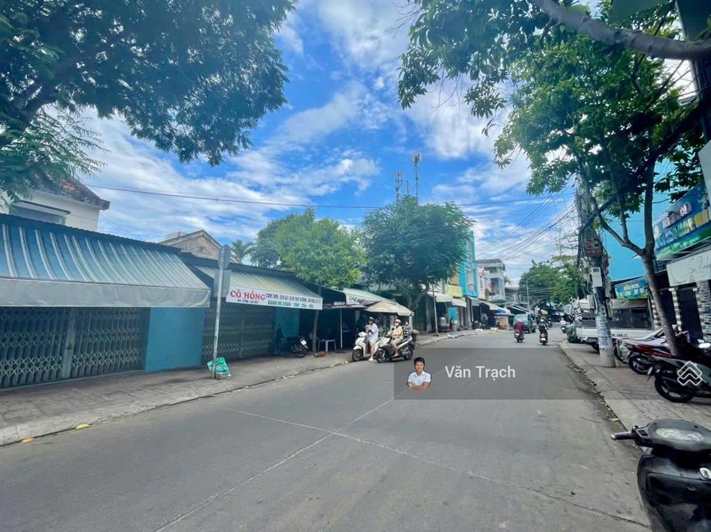 Bán nhà mặt tiền hương lộ ngọc hiệp nha trang ngang 20m phù hợp làm nhà vườn gần biển