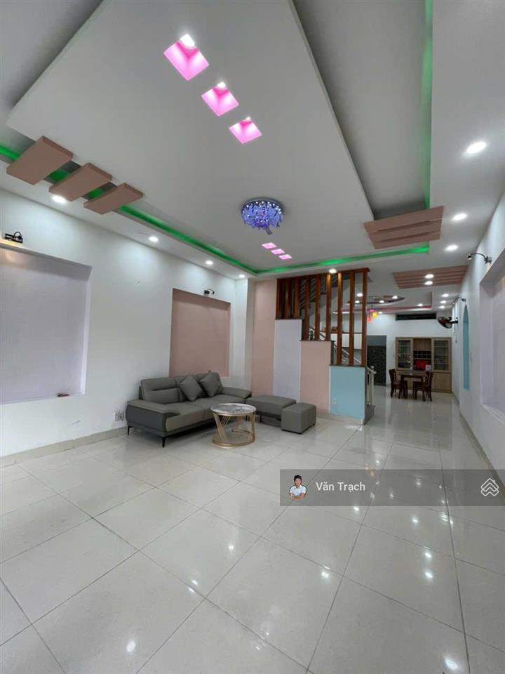 Cho thuê nhà kđt phước long a nha trang hướng đông nam vào ở ngay full nội thất 5 ngủ