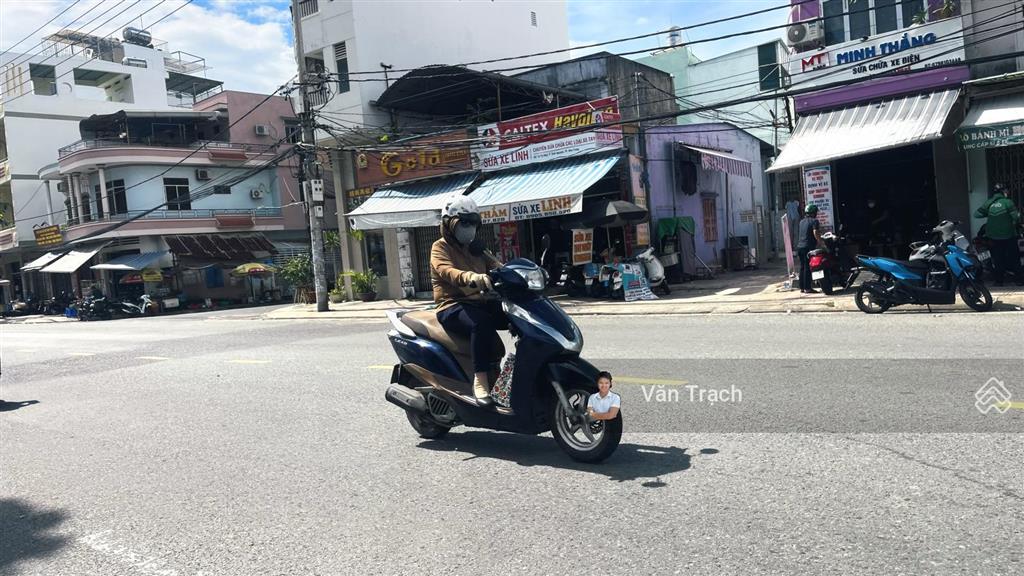 Bán nhà cấp 4 2 mặt tiền tô hiệu vĩnh nguyên nha trang cách biển 200m sổ riêng giá tốt
