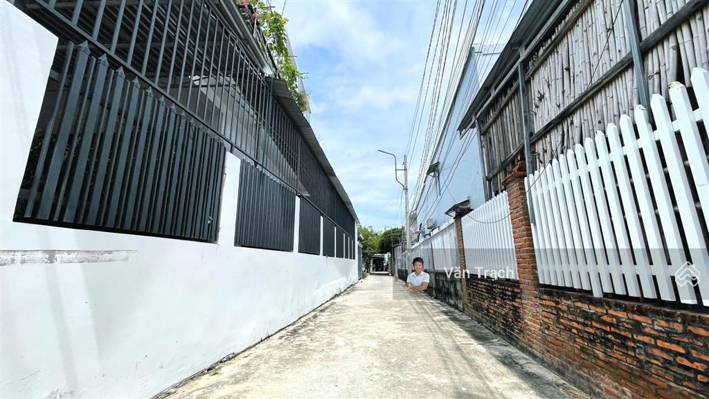 Bán đất thổ cư sổ riêng hẻm hoàng minh thảo phước đồng nha trang hướng đông nam ngang 6m nở hậu