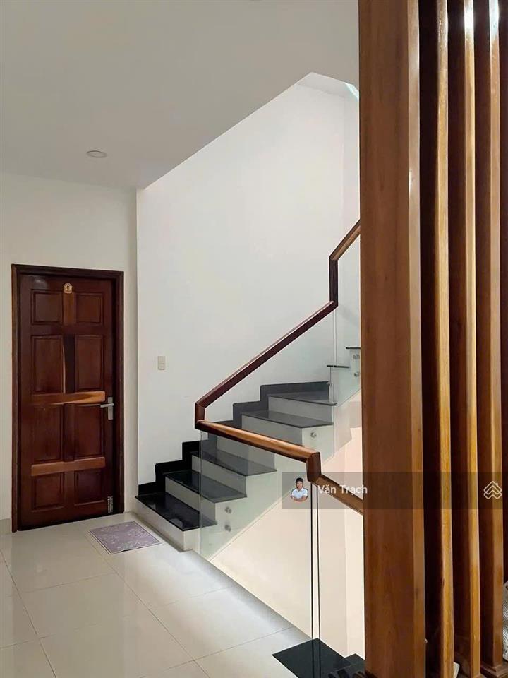 Cho thuê nhà mặt tiền thích quảng đức phước long nha trang hướng đông bắc vào ở ngay