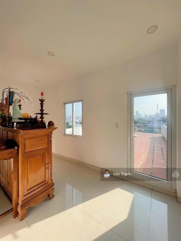 Cho thuê nhà mặt tiền thích quảng đức phước long nha trang hướng đông bắc vào ở ngay