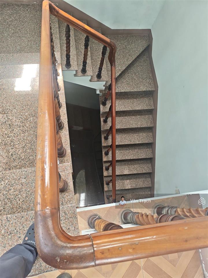 Cho thuê nhà 5 tầng hồng bàng tân lập nha trang hướng đông bắc 6 ngủ giá 57 triệu/tháng