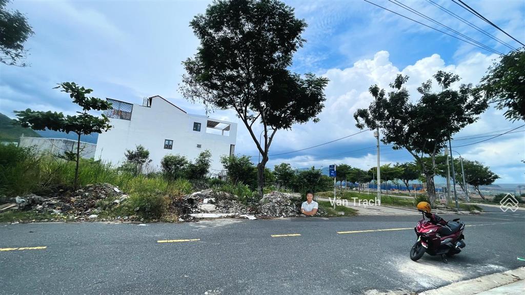 Bán đất 2 mặt tiền view sông tđc hòn rớ 2 phước đồng nha trang hướng đông bắc ngang 6m sổ riêng