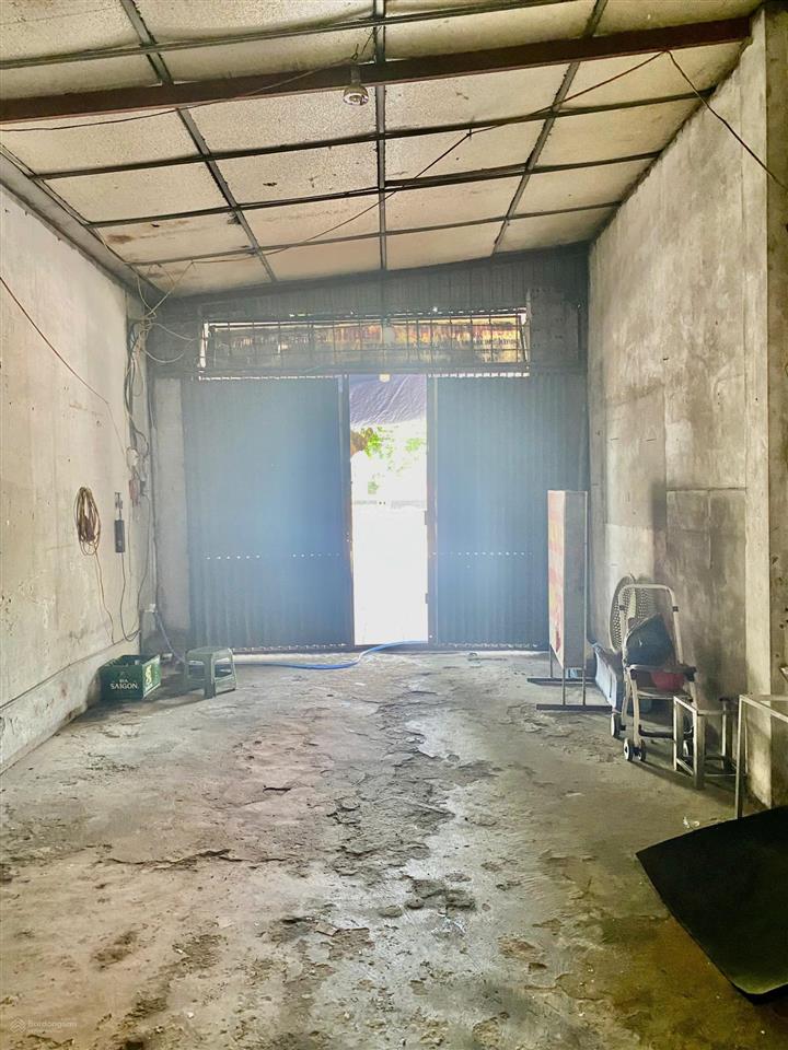 Bán nhà mặt đường nguyễn văn linh (gần aeon mall)  100,8m2  mt 4,2m  vuông vắn  85 tr/m2