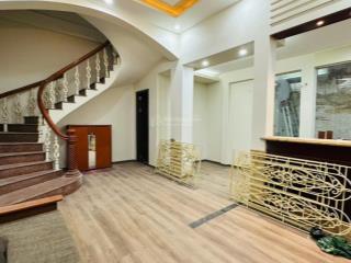 Bán nhà trung tâm thành phố, gần trường đinh tiên hoàng, ô tô đỗ cửa  60m2  3 tầng  giá 6,9 tỷ