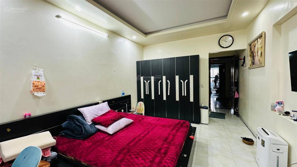 Giá tốt cho đầu tư  8,6 tỷ  nhà gốc dân mặt đường phụng pháp