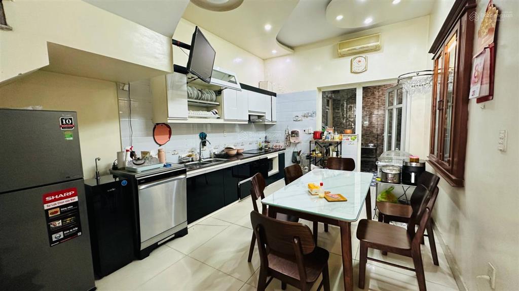 Giá tốt cho đầu tư  8,6 tỷ  nhà gốc dân mặt đường phụng pháp