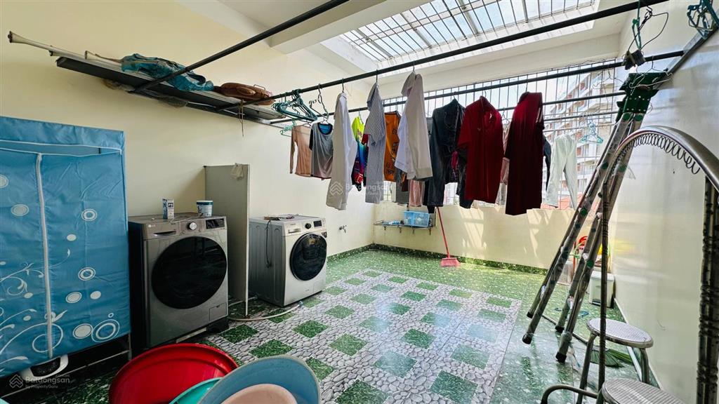 Giá tốt cho đầu tư  8,6 tỷ  nhà gốc dân mặt đường phụng pháp