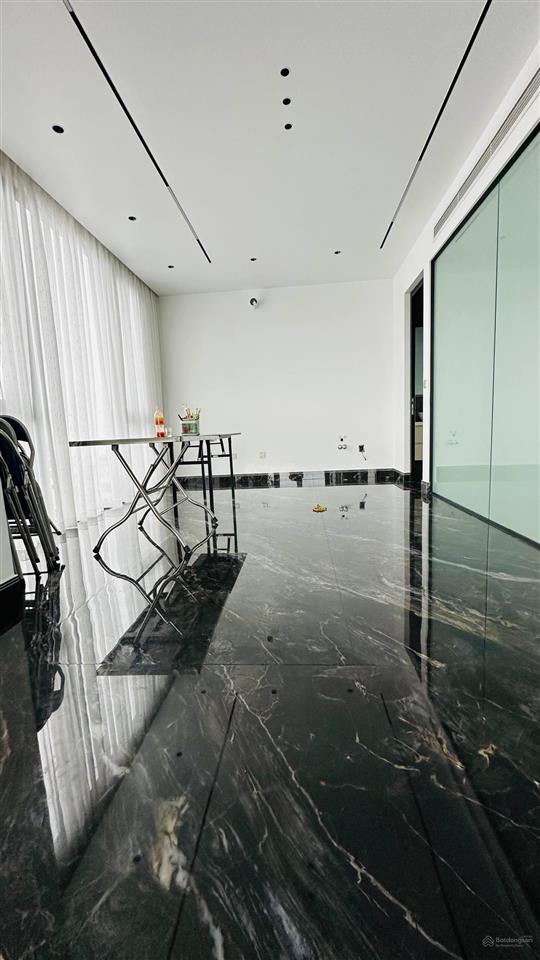 Bán nhà mặt đường hai bà trưng  70m2  mặt tiền 5,2m  9 tầng  thang máy  pccc đầy đủ