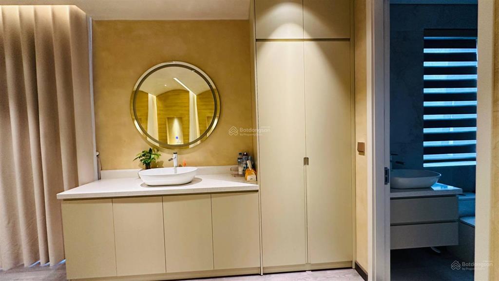 Bán nhà mặt đường hai bà trưng  70m2  mặt tiền 5,2m  9 tầng  thang máy  pccc đầy đủ