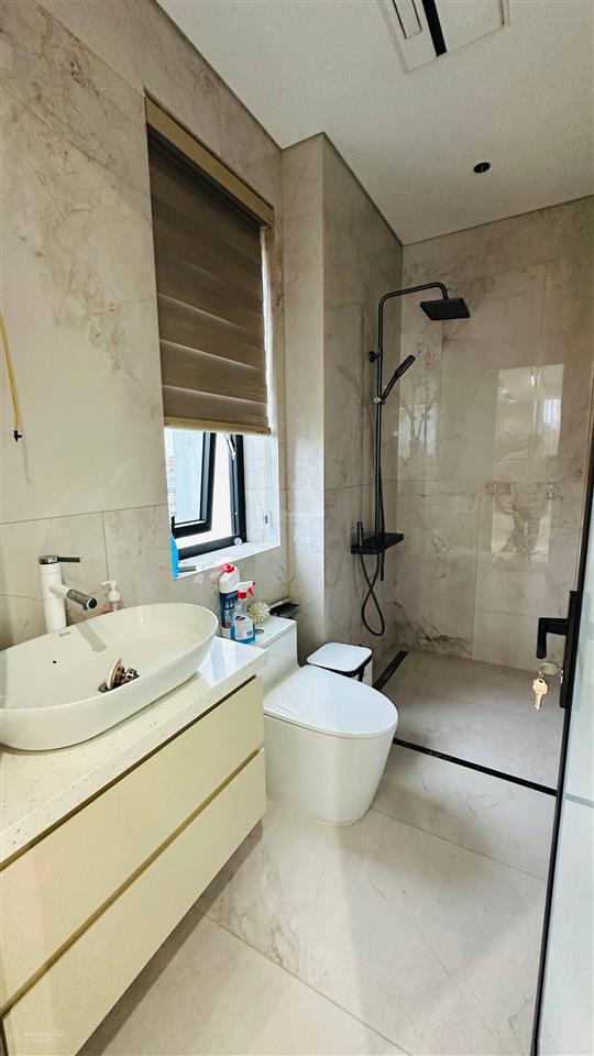 Bán nhà mặt đường hai bà trưng  70m2  mặt tiền 5,2m  9 tầng  thang máy  pccc đầy đủ