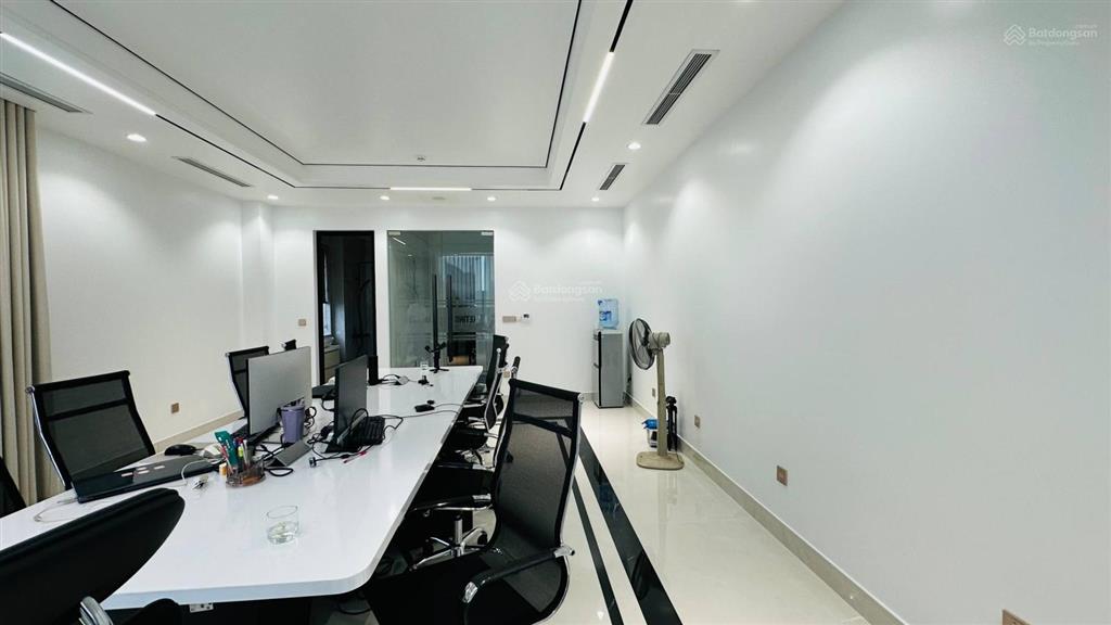 Bán nhà mặt đường hai bà trưng  70m2  mặt tiền 5,2m  9 tầng  thang máy  pccc đầy đủ