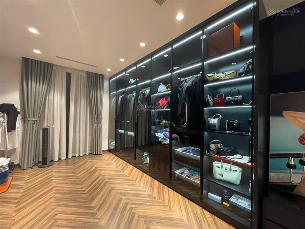 Bán shophouse khu quảng trường vin imperia  full nội thất đẹp