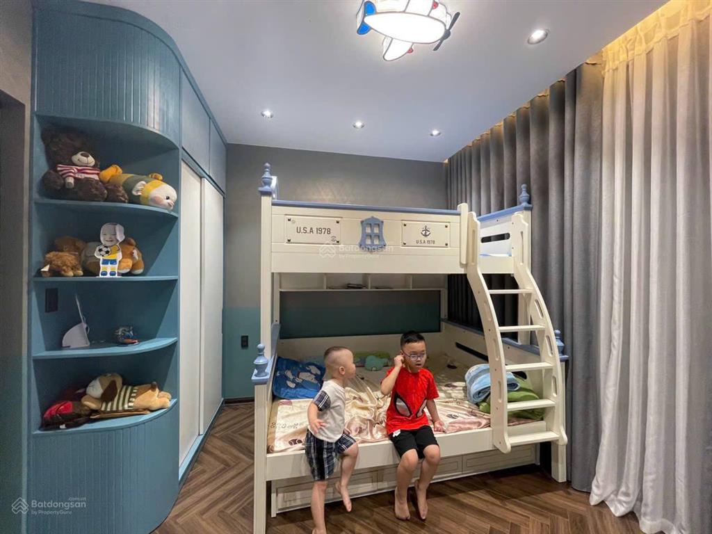 Bán shophouse khu quảng trường vin imperia  full nội thất đẹp