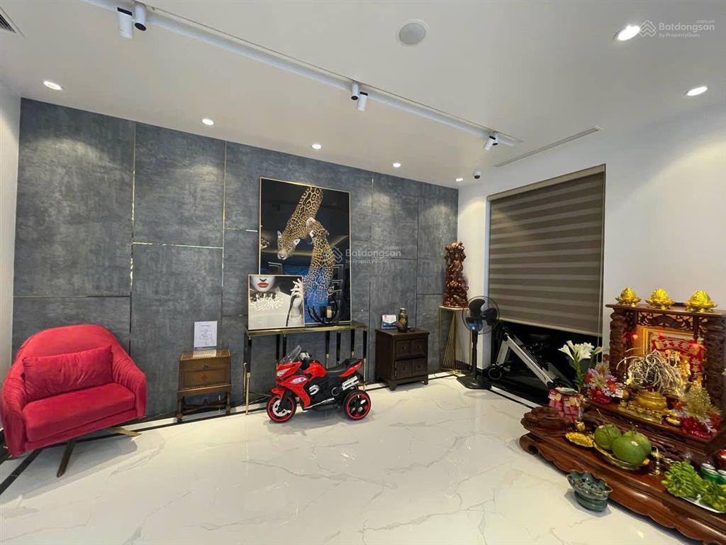 Bán shophouse khu quảng trường vin imperia  full nội thất đẹp